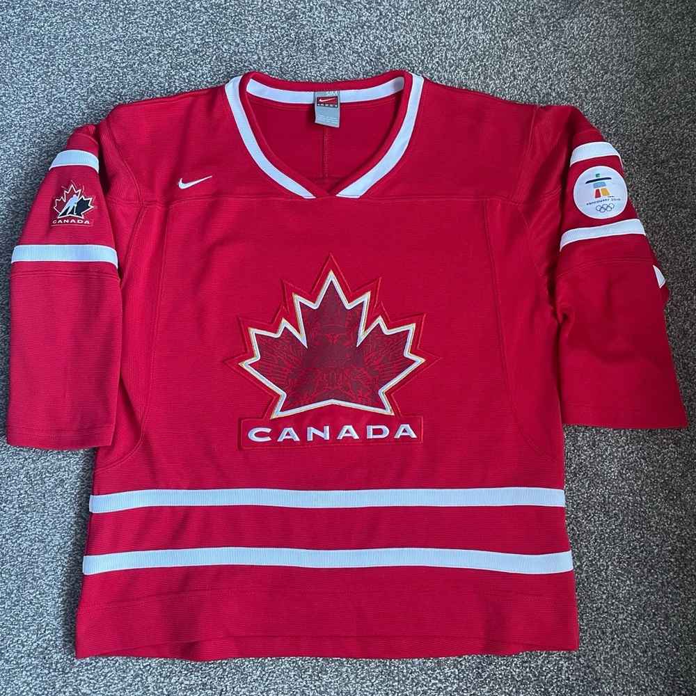 Official Hockey Team Canada Nike Jersey 2010 Winter Olympics Vancouver Size S/M